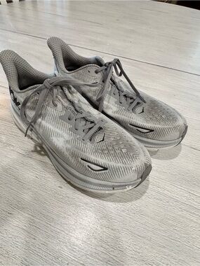 HOKA ONE ONE Men’s Gray Colorway CLIFTON 9 Sneakers Running Shoes Size 12.5 Wide